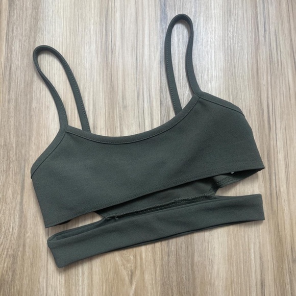 Pretty little thing army green crop top - Picture 2 of 4